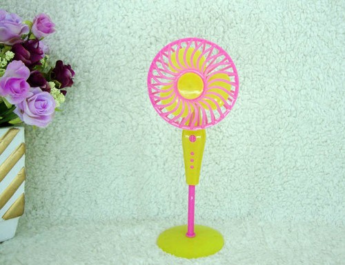 Fake mechanical fan doll - fake,